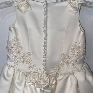 Beautiful flower girl/Communion dress! Worn once!